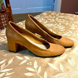 Easy Street Proper Sand Faux Suede Comfort Pumps Size 7
